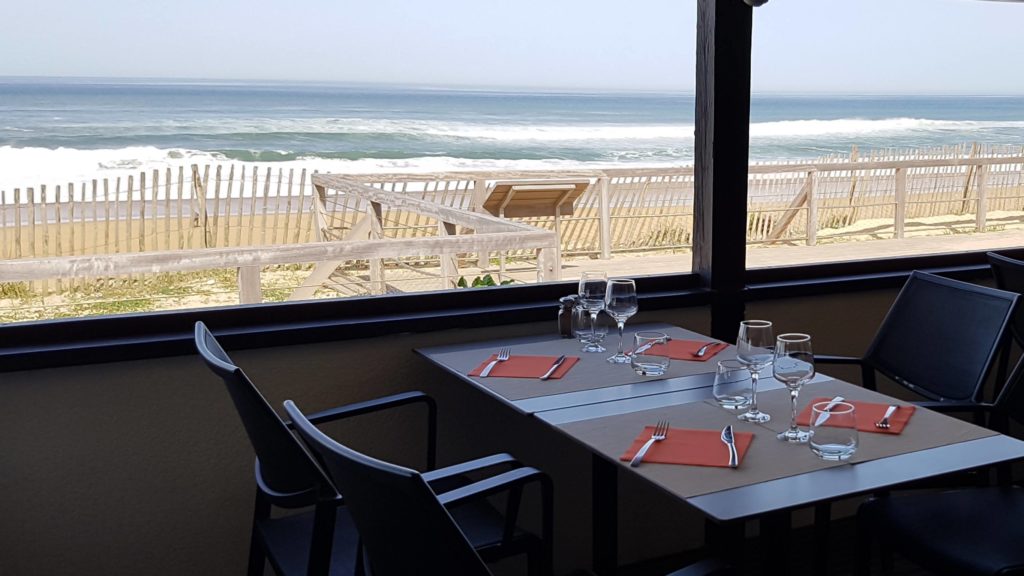 la terrasse de la plancha du pêcheur ondres