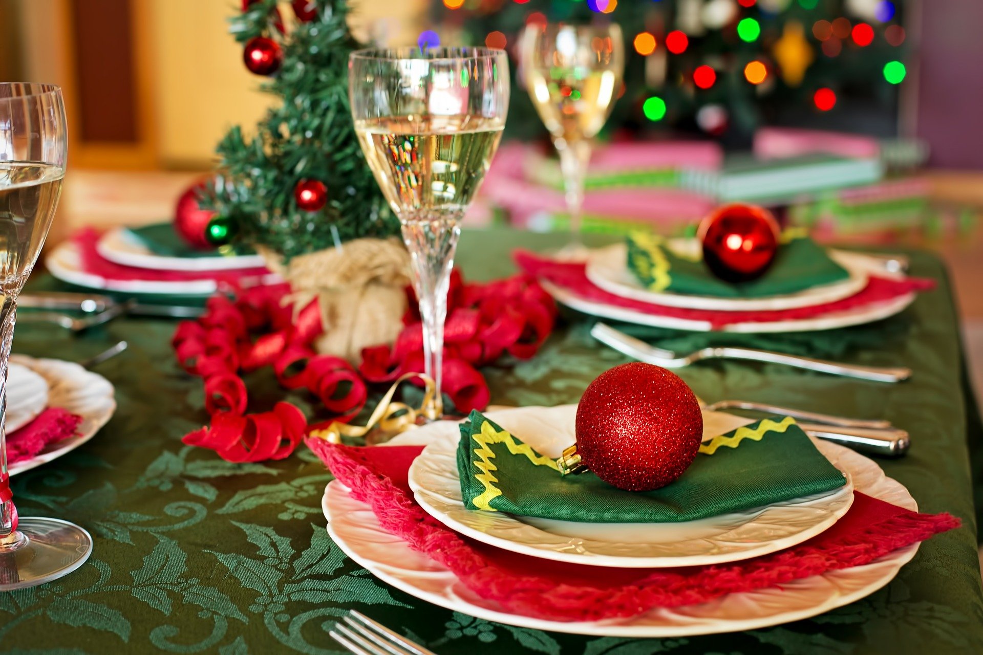 table décorée avec Noël